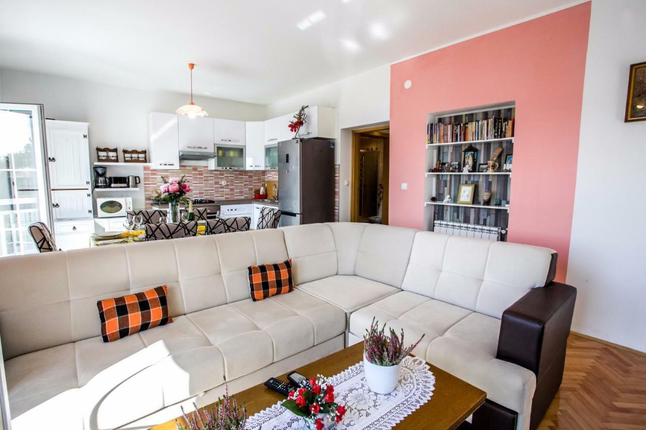 Apartments Marijo Mimice Kültér fotó